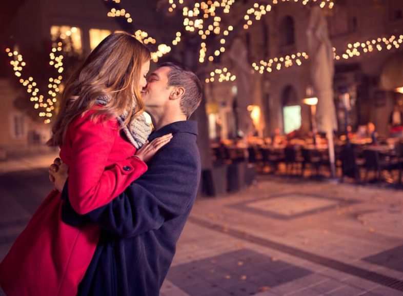 The Body Language of Kissing - 9 Signs They Want To Kiss You - Love